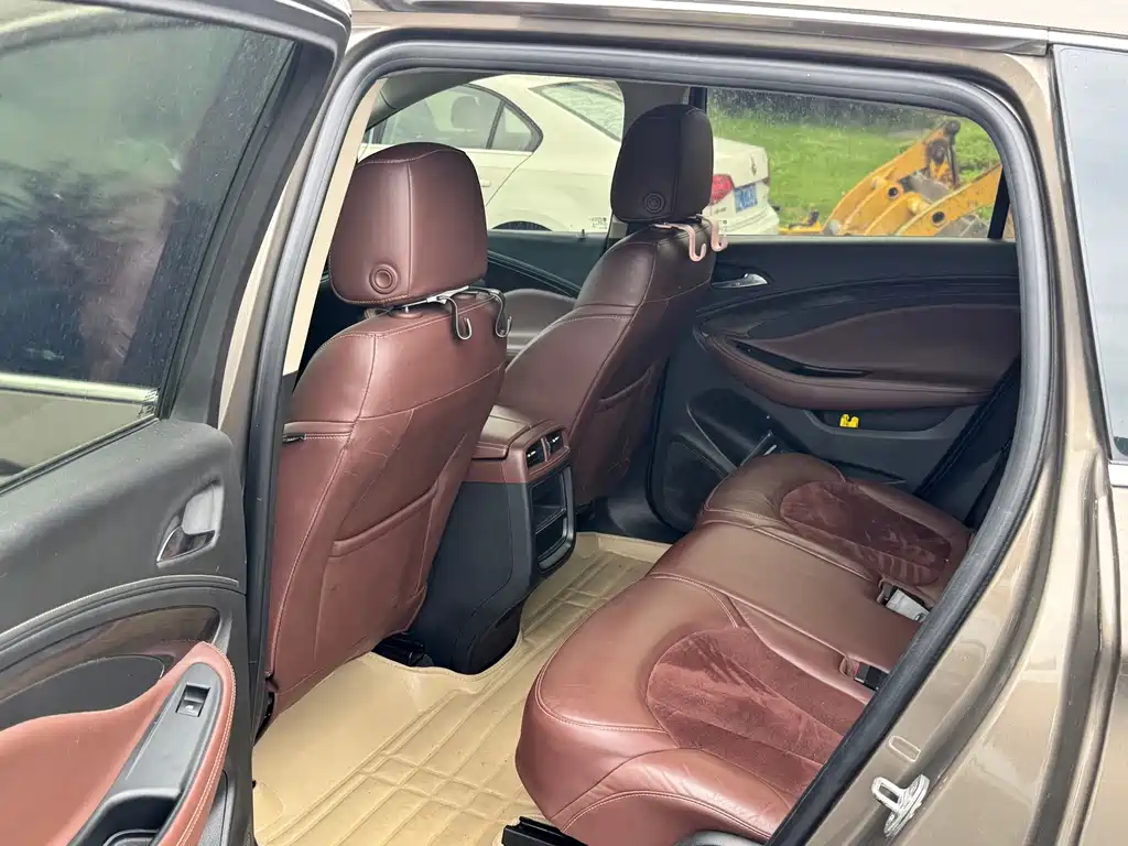 Buick Envision Plus — миниатюра 6