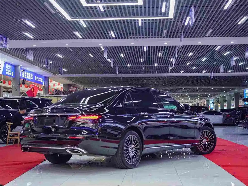 MERCEDES-BENZ E CLASS