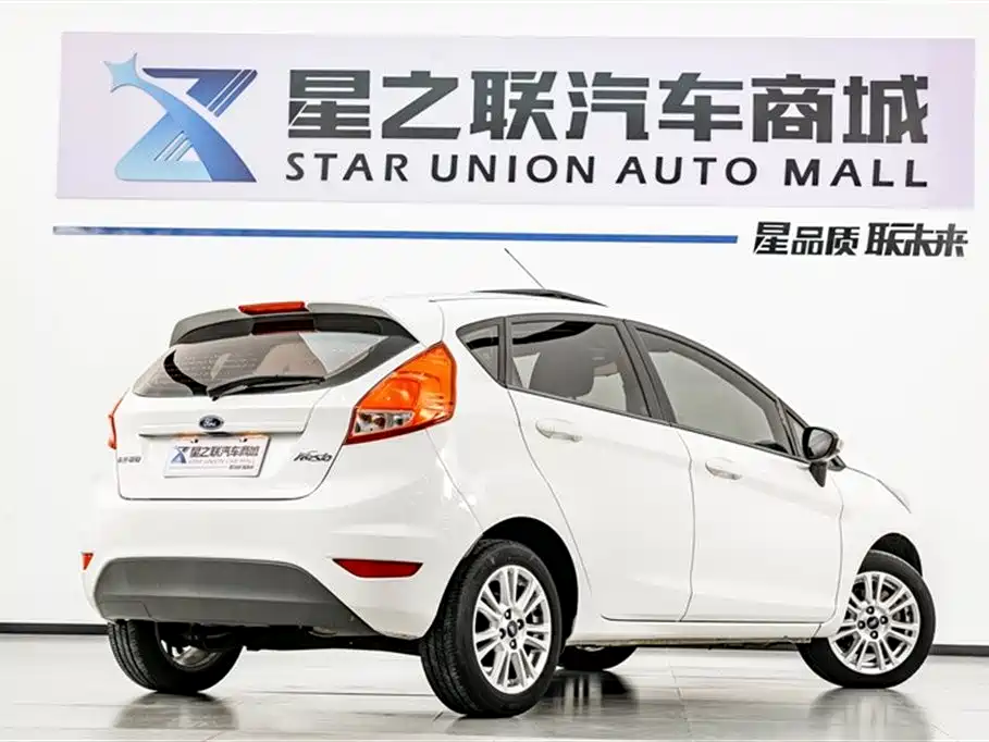 Ford Fiesta 2013 1.5L AT