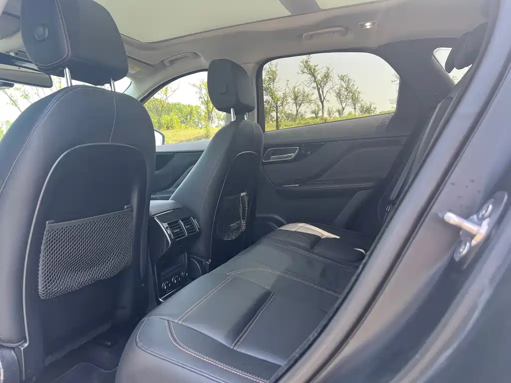 Jaguar F-PACE — миниатюра 7