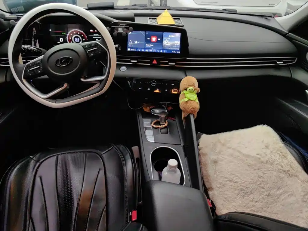 Hyundai Elantra — миниатюра 5