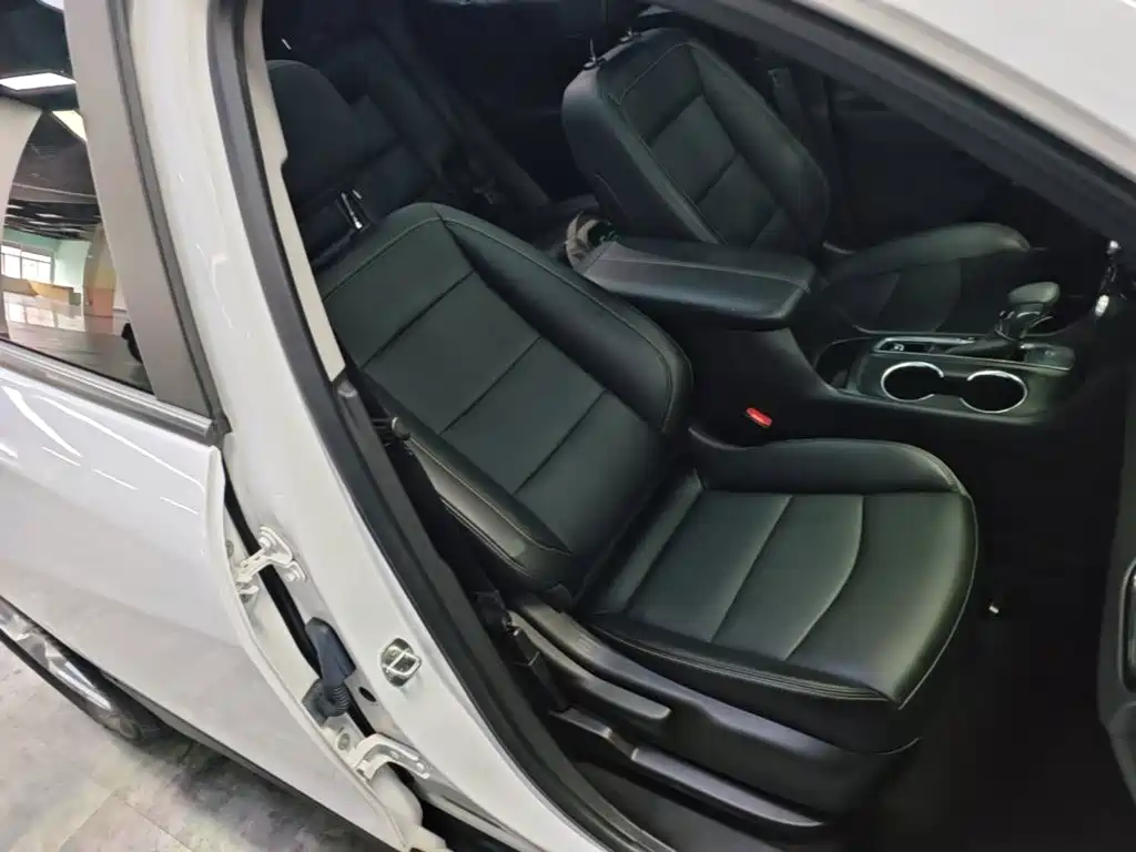 Chevrolet Equinox — миниатюра 25