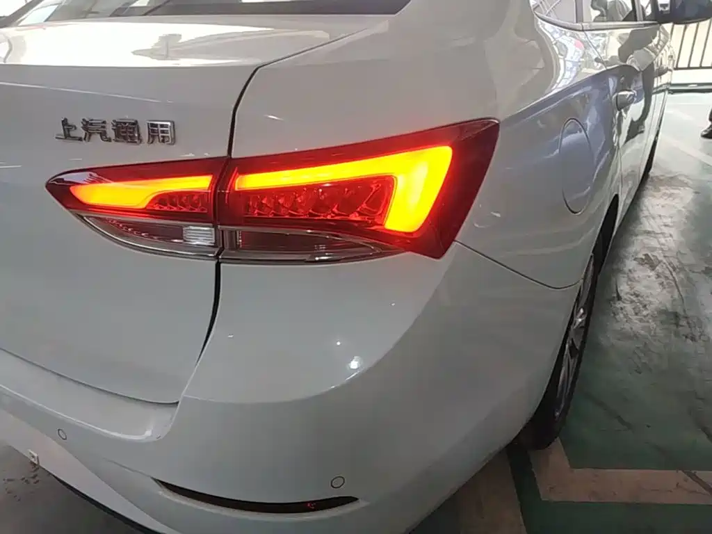 Buick Excelle — миниатюра 8