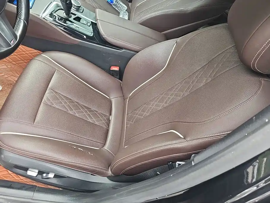 BMW 5 Series New Energy — миниатюра 9