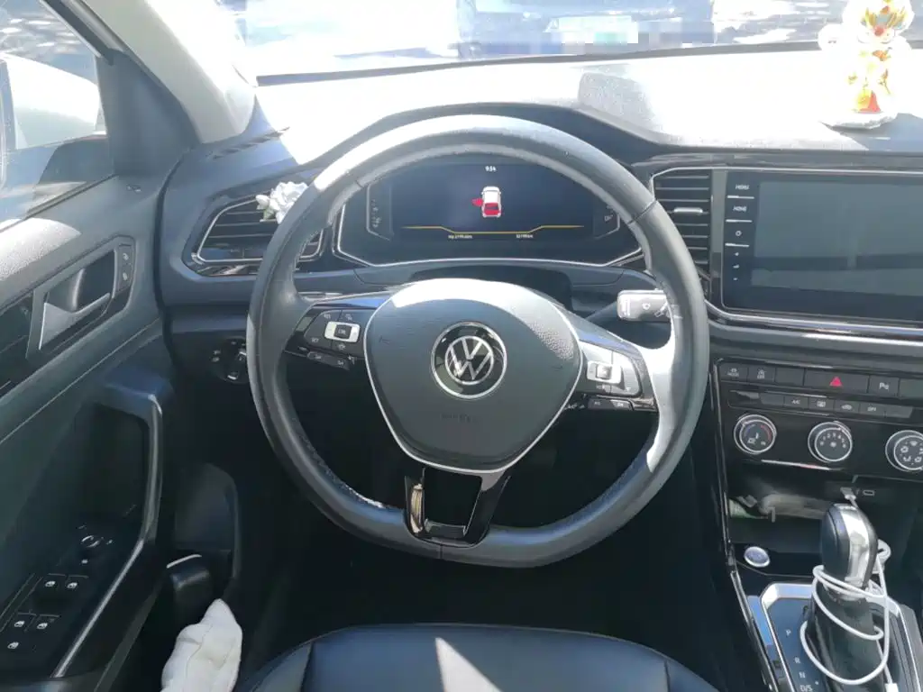 Volkswagen T-Roc — миниатюра 6