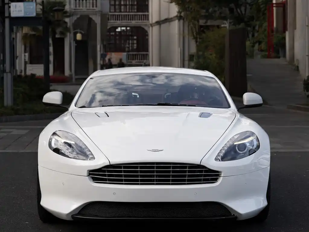 Aston Martin DB9 — миниатюра 2