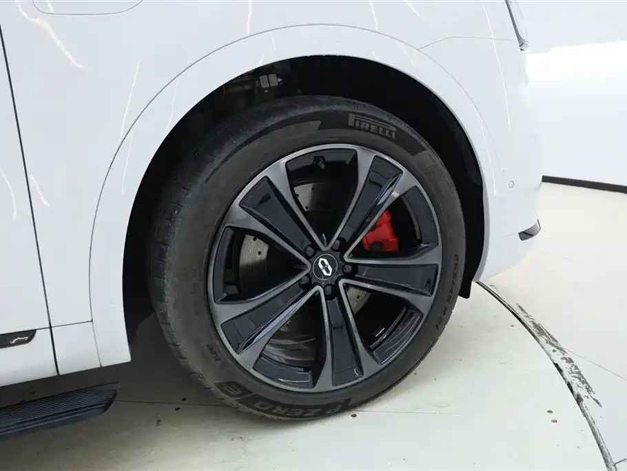 AITO ASK THE WORLD M8