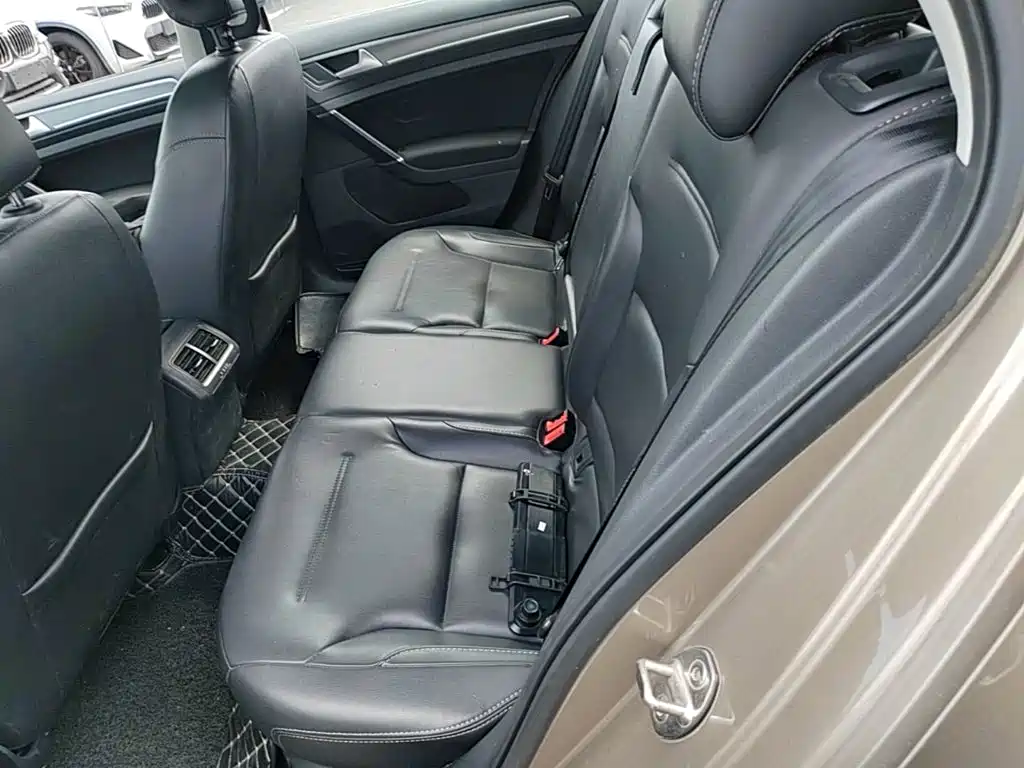 Volkswagen Golf — миниатюра 17