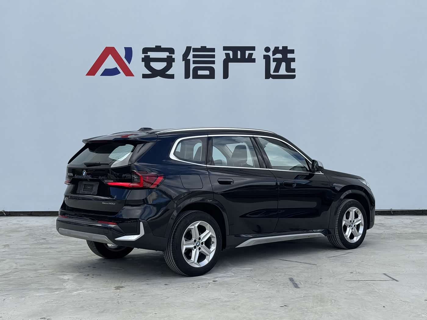 BMW X1 1.5 л 2023 г. Чёрный, пробег 33000 км