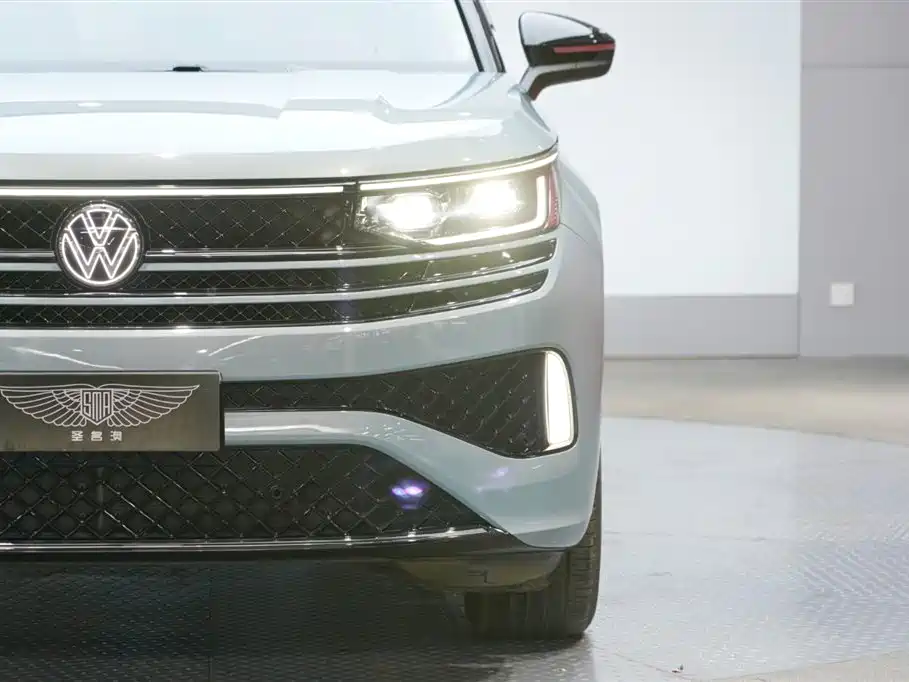 Volkswagen Tavendor 2023 380TSI R-Line