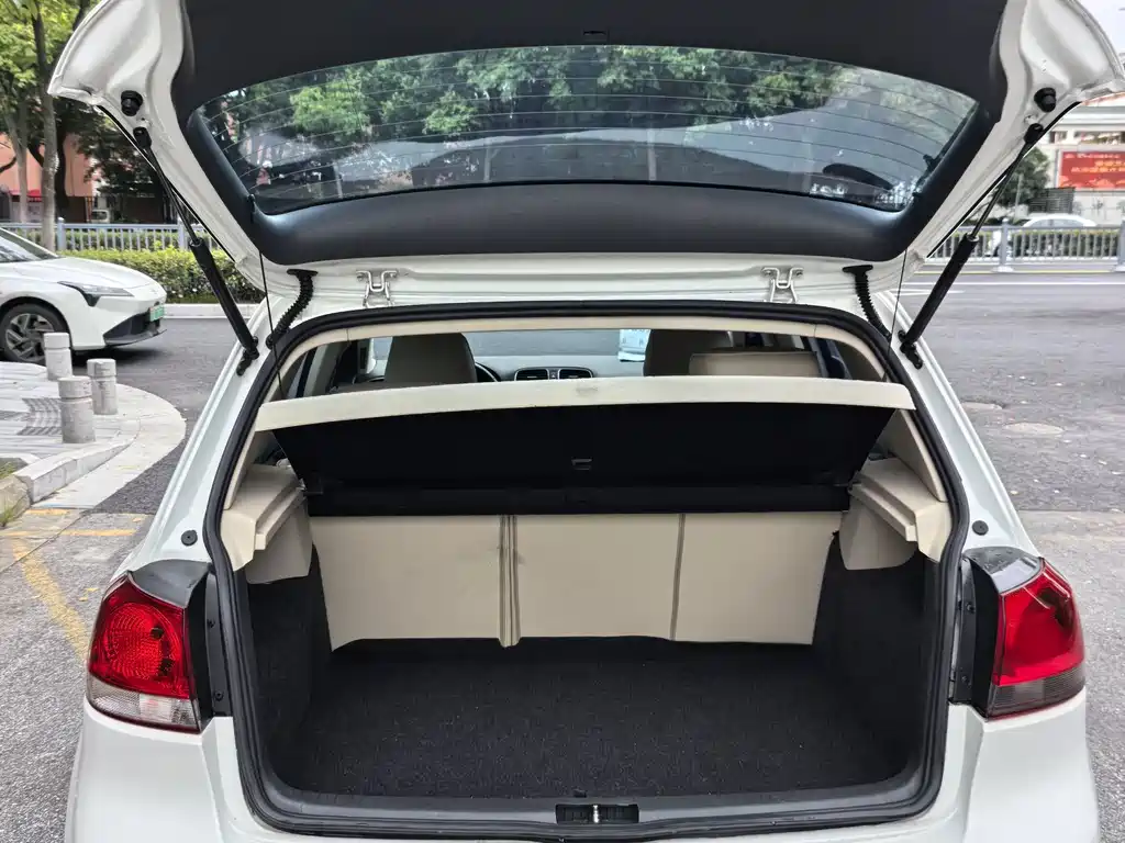 Volkswagen Golf — миниатюра 12