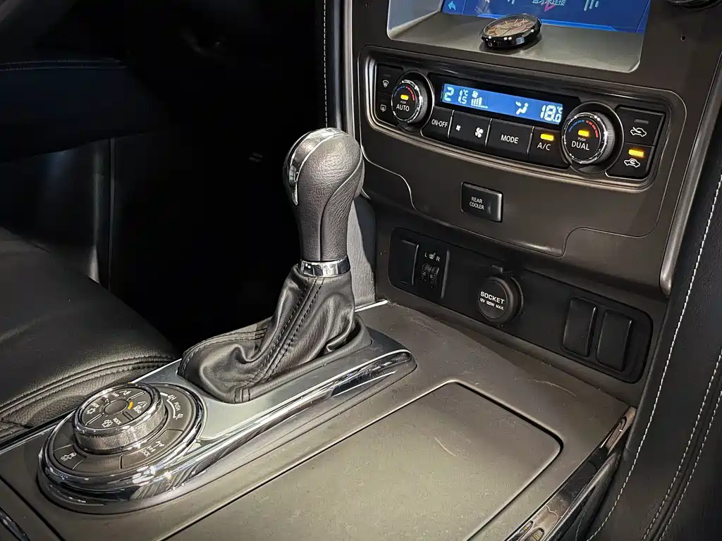 Nissan Patrol — миниатюра 14