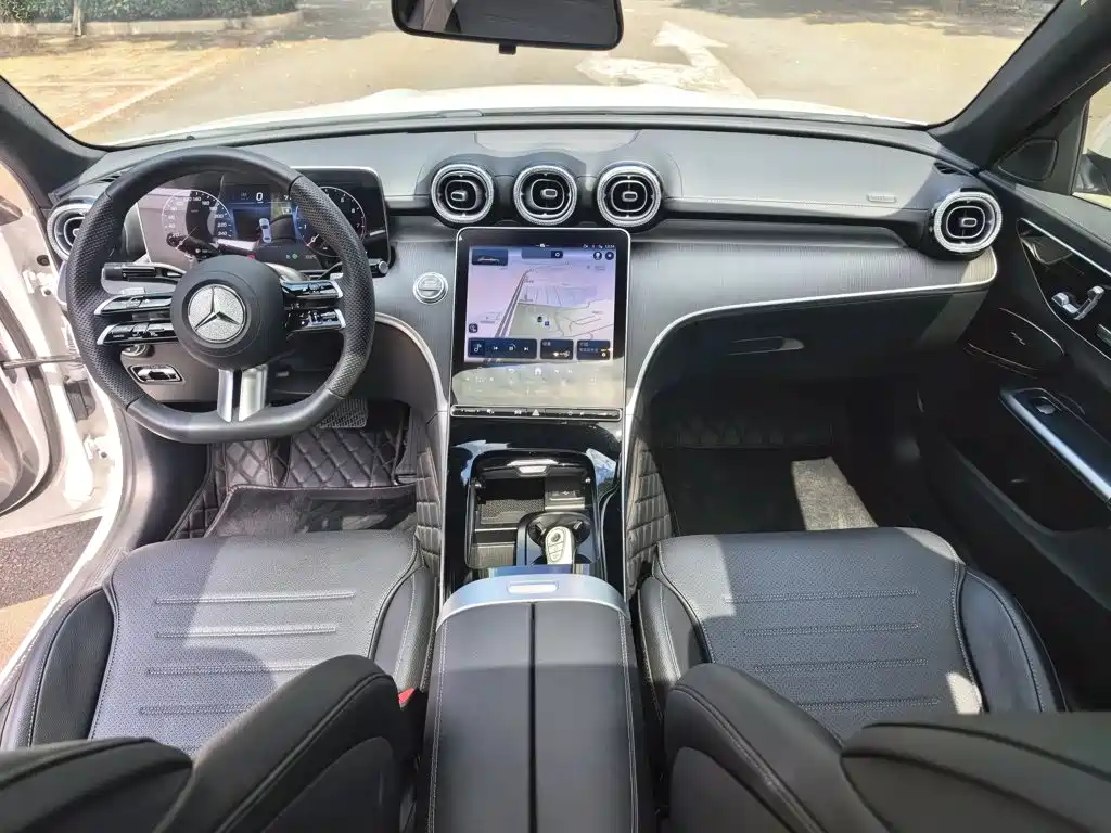 Mercedes-Benz C-Class — миниатюра 11