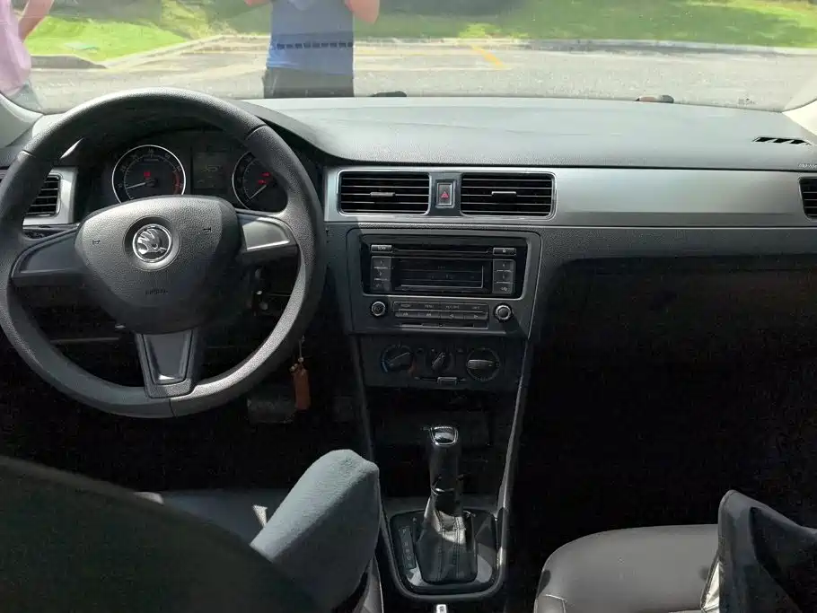 Skoda Rapid Spaceback — миниатюра 12