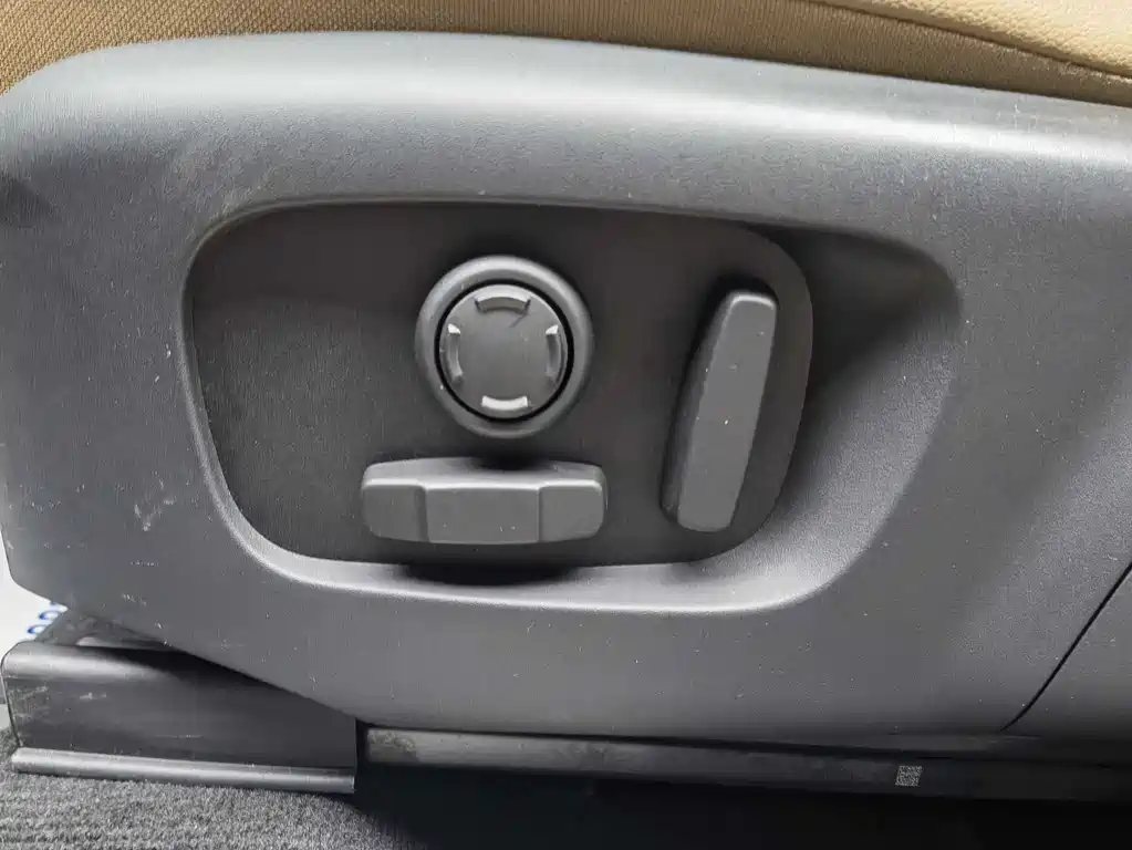 LAND ROVER DISCOVER SPORTS