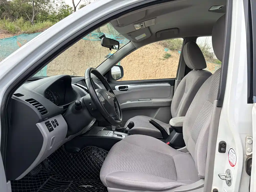 MITSUBISHI PAJERO JINCHANG