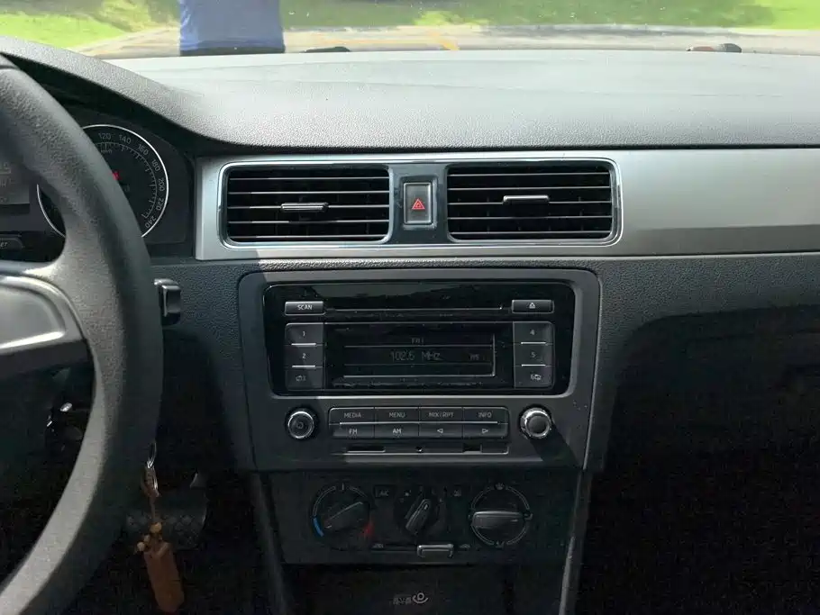 Skoda Rapid Spaceback — миниатюра 13