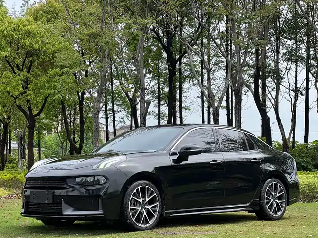 2020 Lynk & Co 03