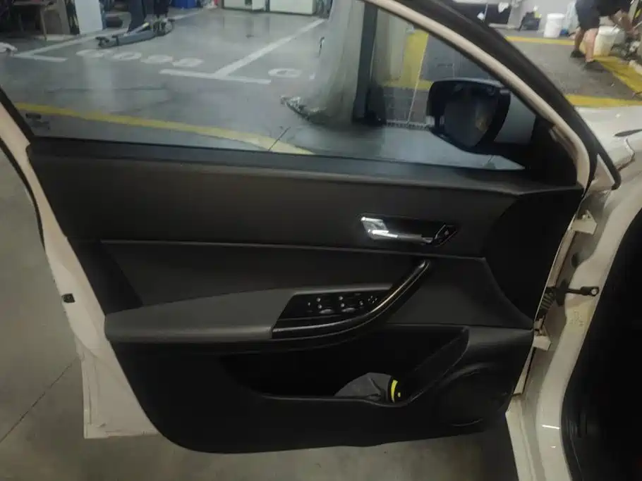 Qoros Qoros 3 — миниатюра 7