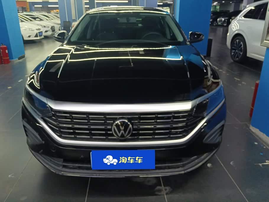 Volkswagen Passat 1.4 л 2025 г. Чёрный, пробег 11600 км