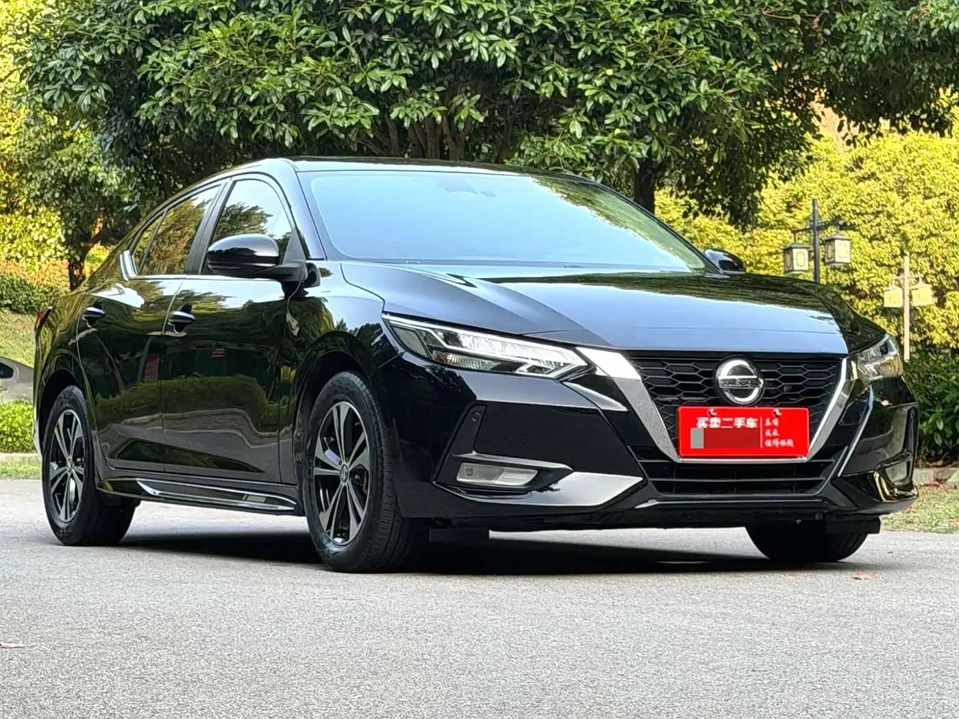 Nissan Sylphy 1.6 л 2023 г. Чёрный, пробег 42000 км