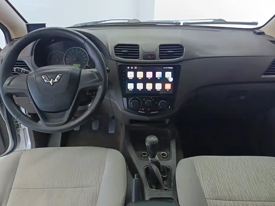 Wuling Hongguang — миниатюра 12