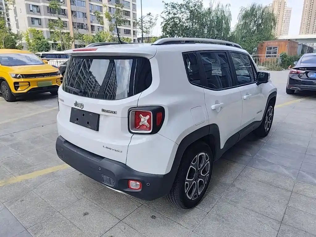 Jeep Renegade — миниатюра 7