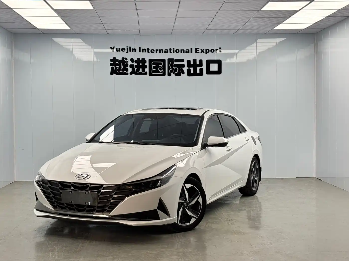 伊兰特 2022款 1.5L CVT LUX尊贵版 2023