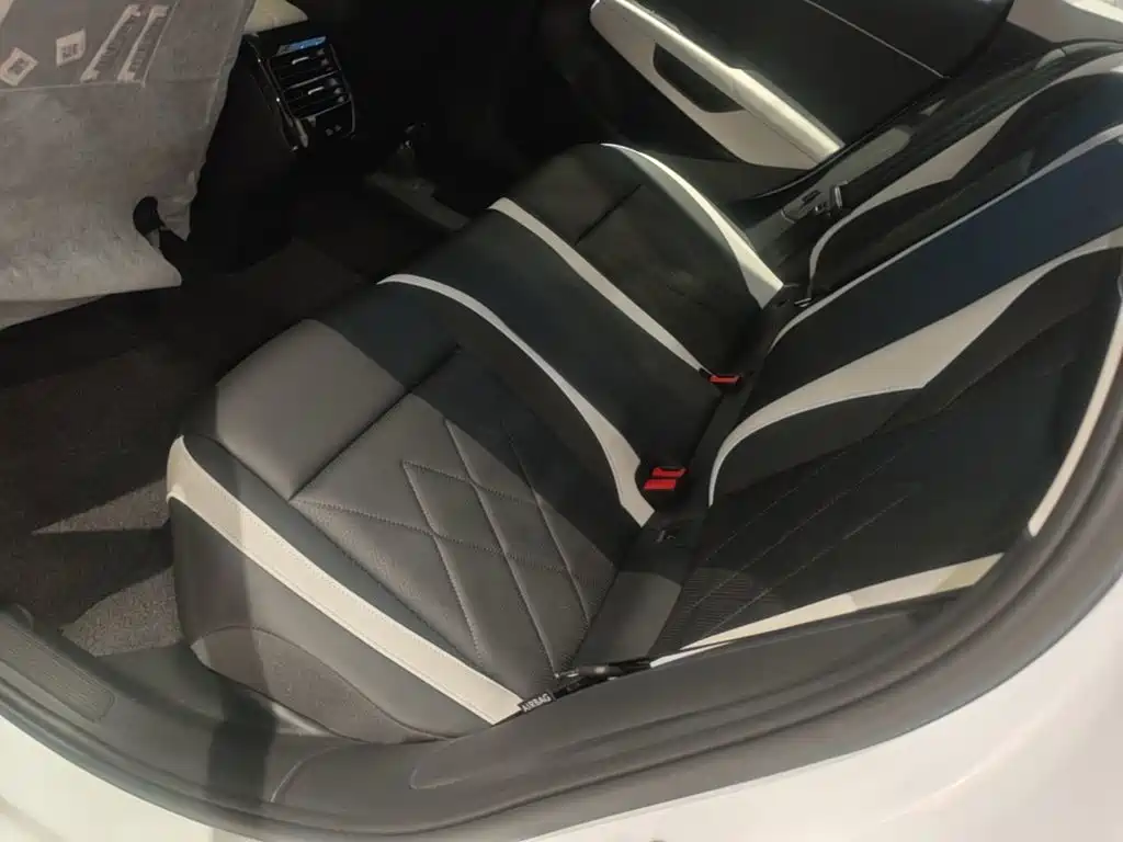 Volkswagen Sagitar — миниатюра 17