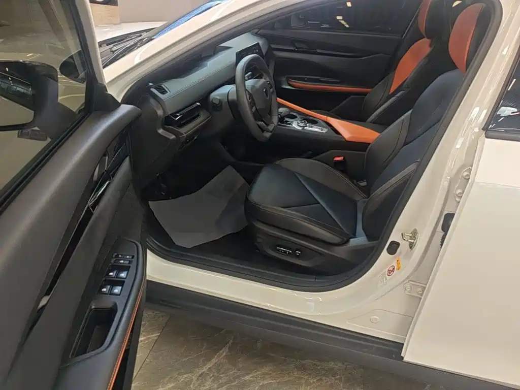 Changan UNI-V iDD — миниатюра 16