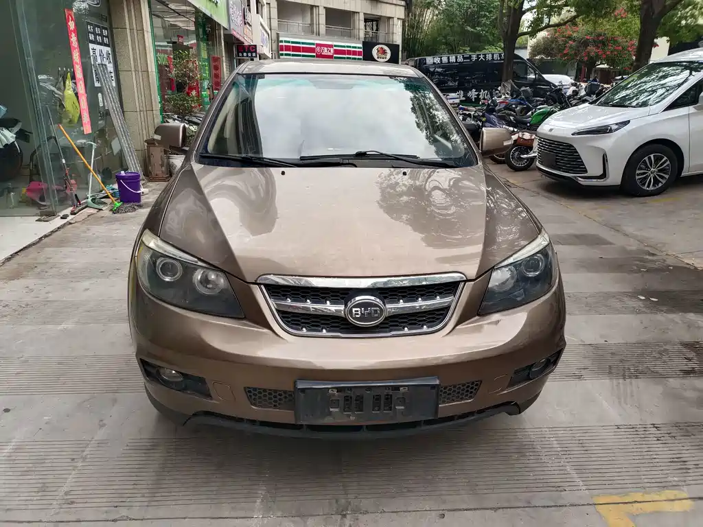 BYD S6 — миниатюра 2