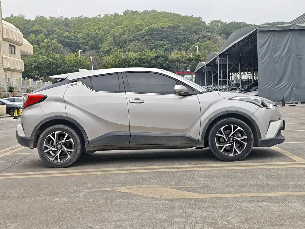 TOYOTA C HR