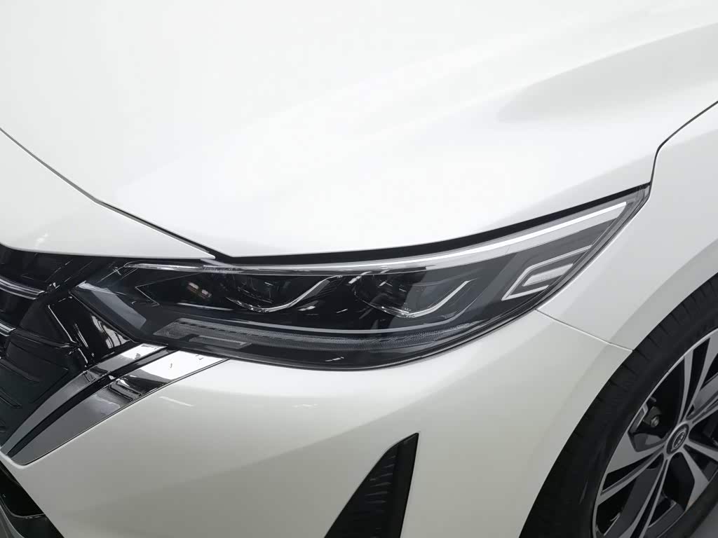 Nissan Sylphy 1.6 л 2024 г. Белый, пробег 17300 км