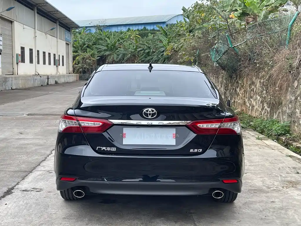 TOYOTA CAMRY