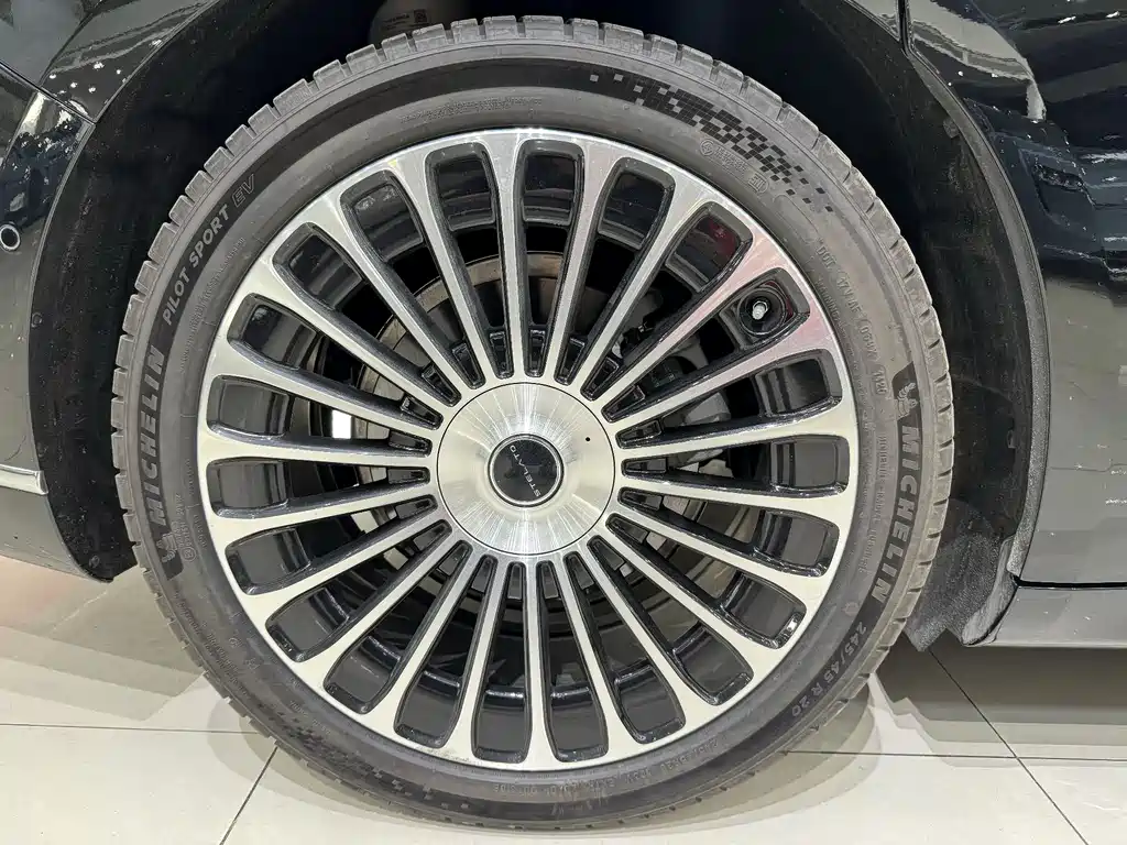 AITO ENJOY THE WORLD S9