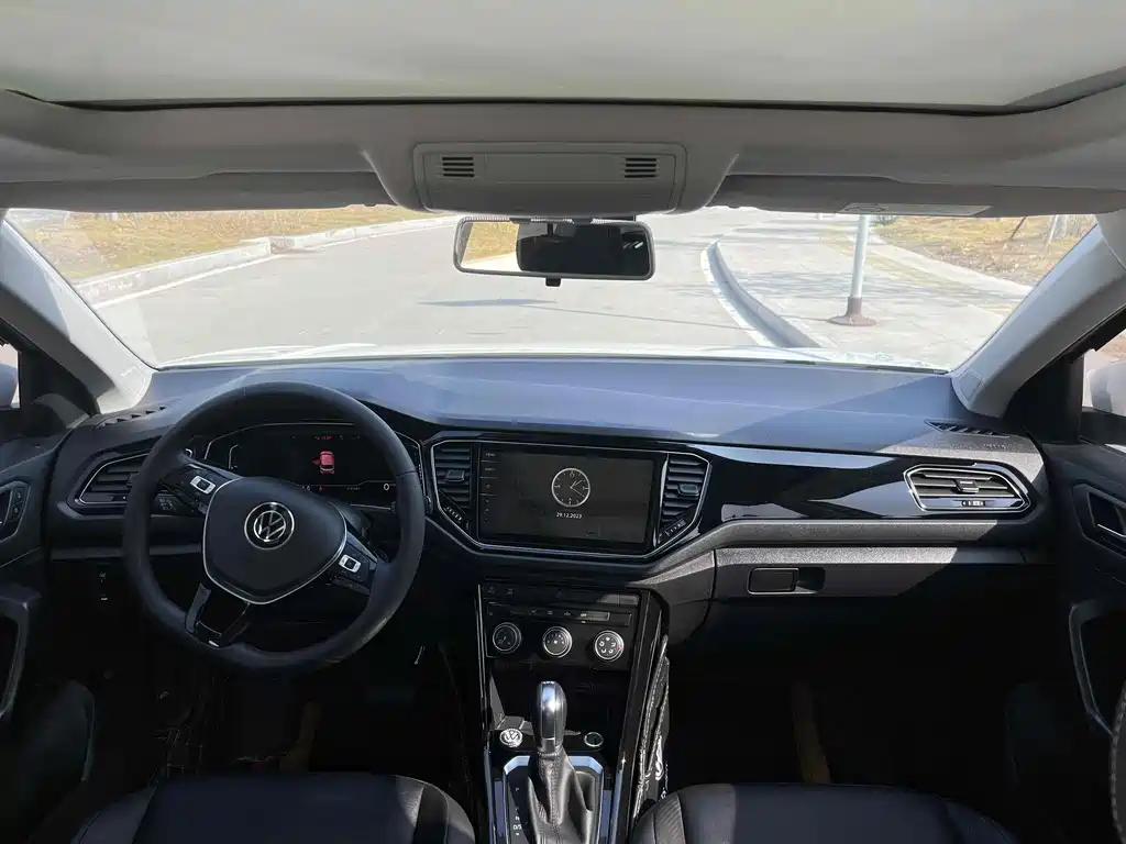 Volkswagen T-Roc 2022 280TSI DSG PLUS