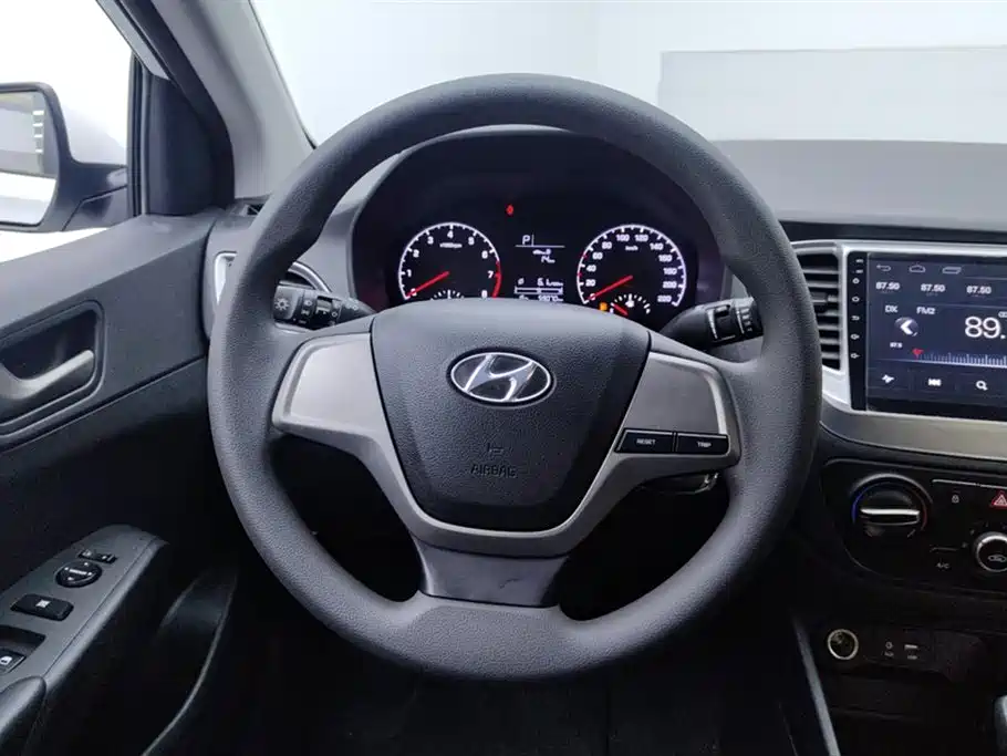 HYUNDAI ACCEPT