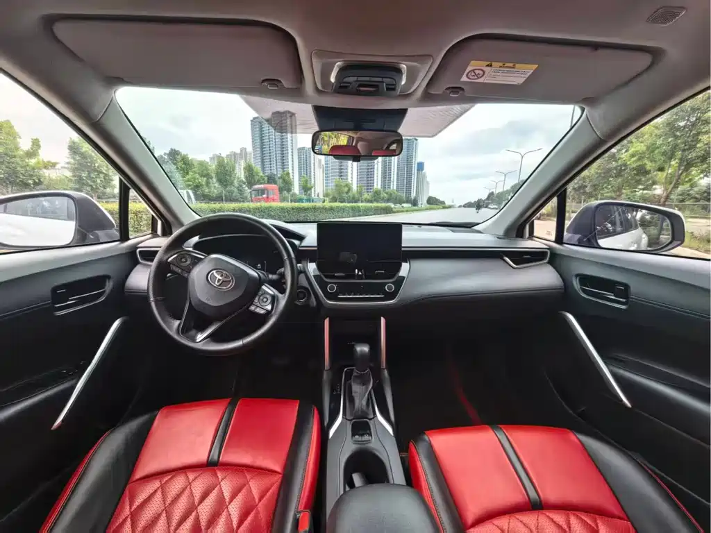 Toyota Corolla Cross — миниатюра 5