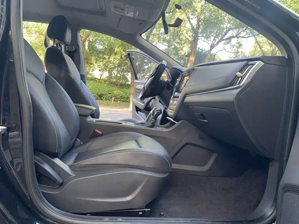 Roewe i6 Classic — миниатюра 12