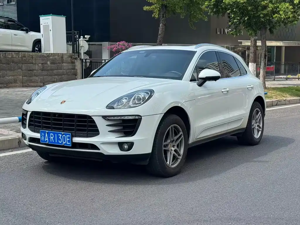Porsche Macan — миниатюра 3