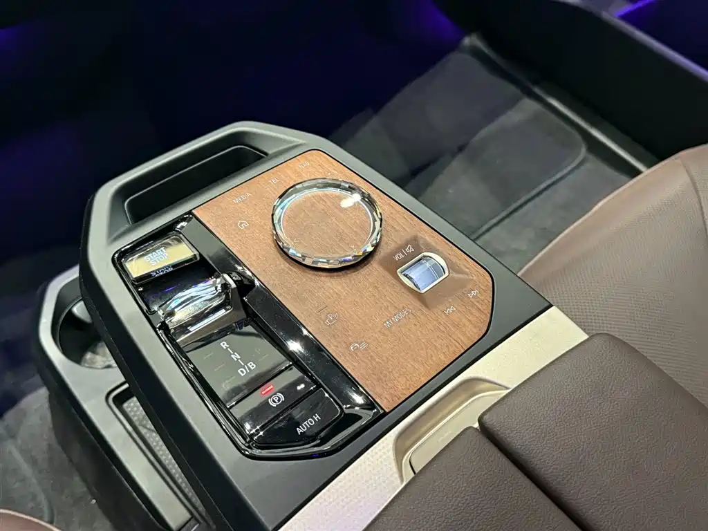 BMW iX — миниатюра 14