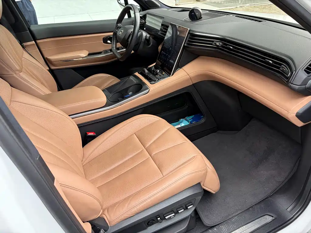 NIO ES8 — миниатюра 6