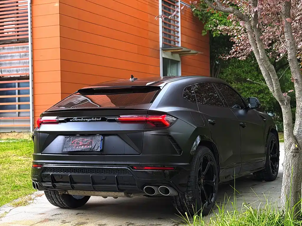 Lamborghini Urus — миниатюра 3