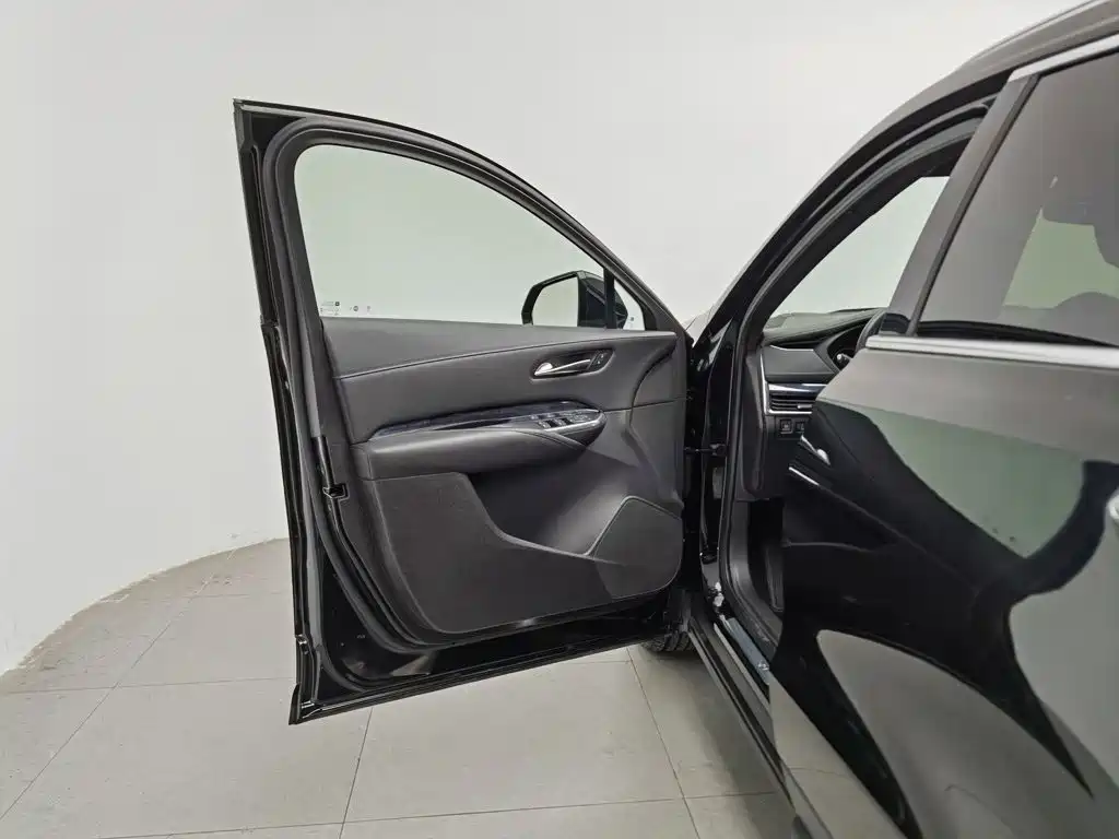 Cadillac XT4 — миниатюра 8