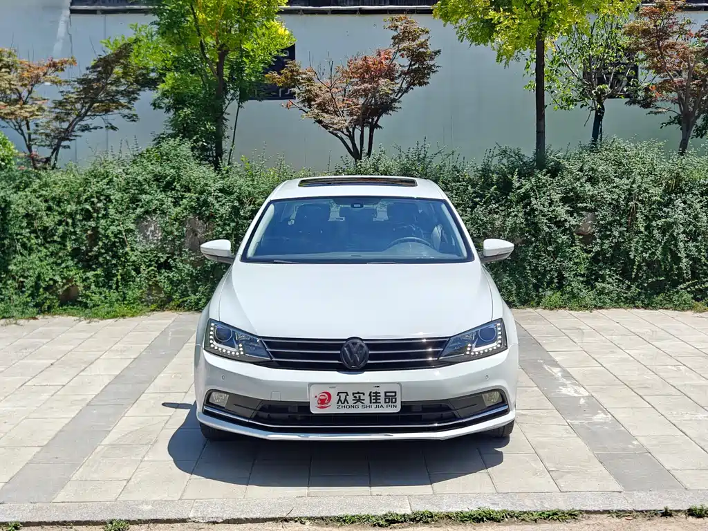 Volkswagen Sagitar 2015 230TSI AT Luxury