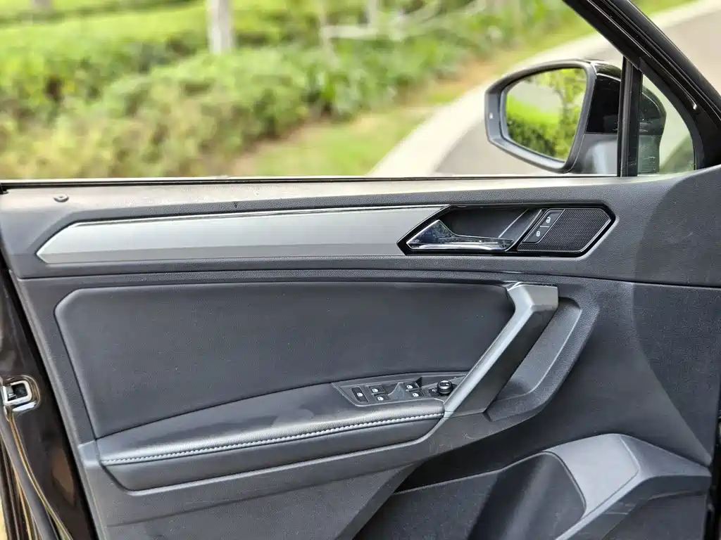Volkswagen Tiguan L — миниатюра 23