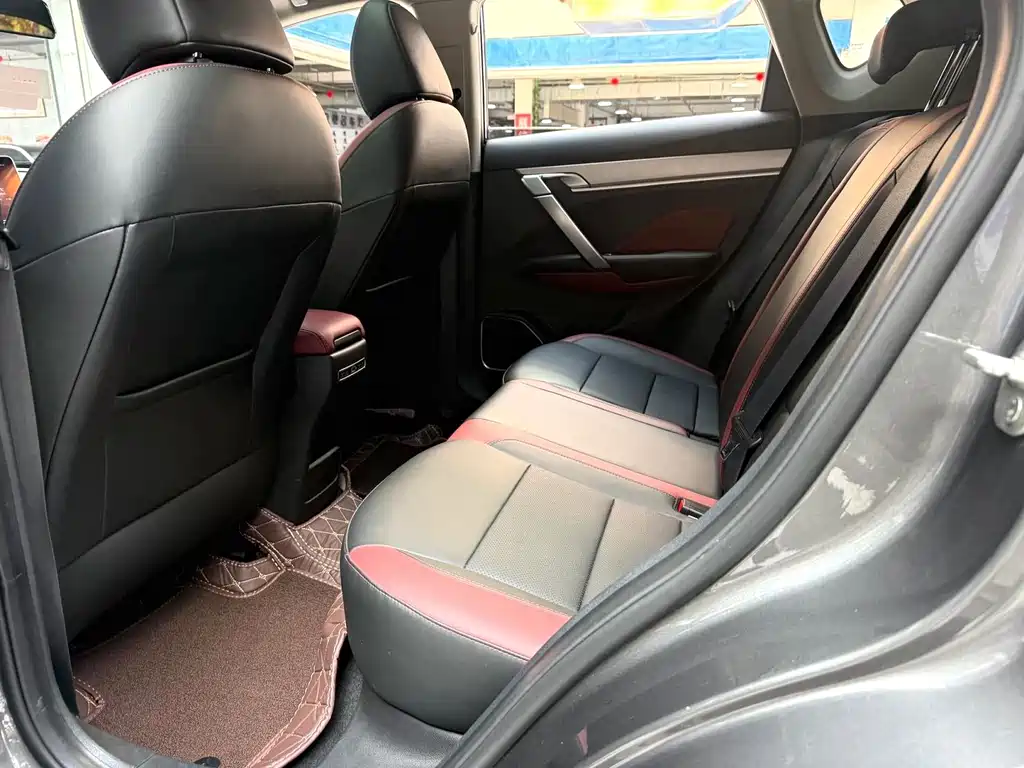 Geely Binyue — миниатюра 6