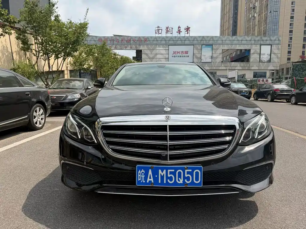 Mercedes-Benz E-Class — миниатюра 2