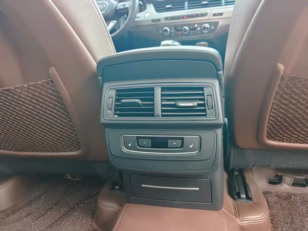 Audi Q7 — миниатюра 10