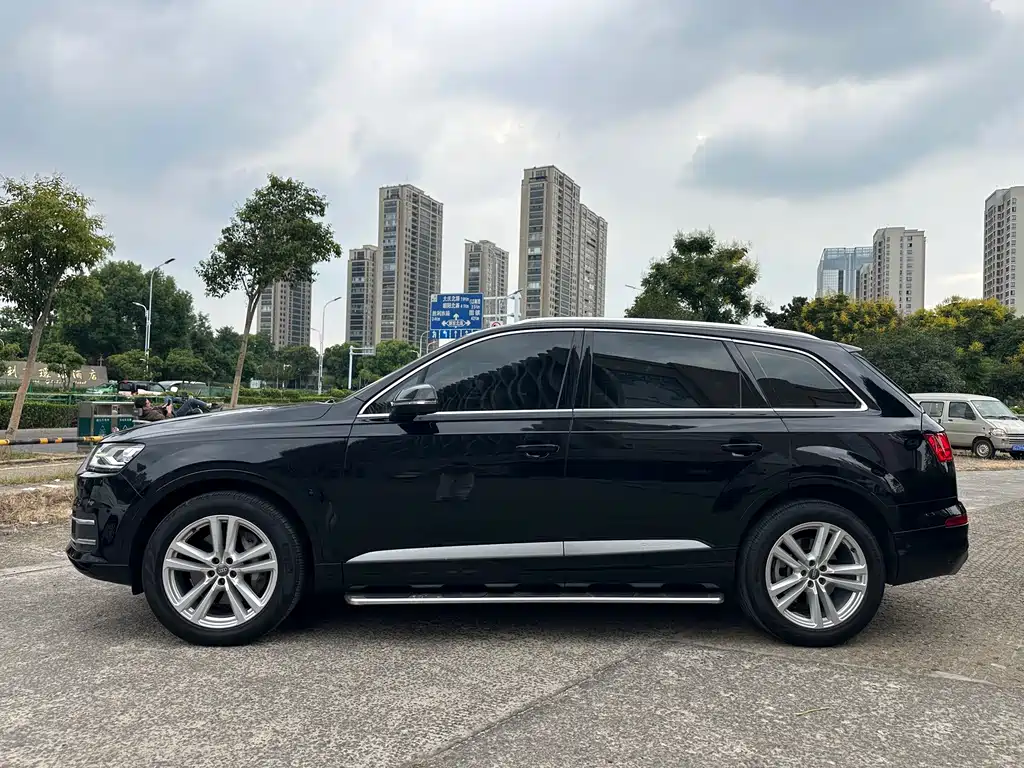 Audi Q7 — миниатюра 4